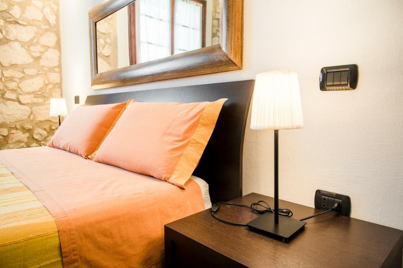 Relais Des Roches Bed & Breakfast Sona Eksteriør bilde